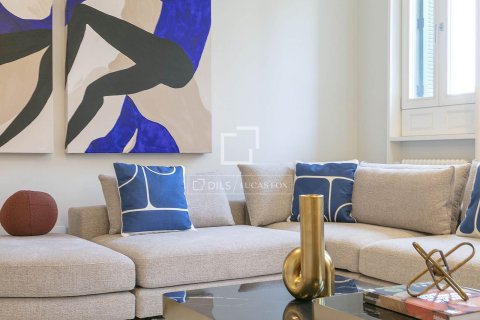 Kattohuoneisto myytävänä Barcelona, Espanja, 3 makuuhuonetta, 178 m2 No. 192731 - kuva 2