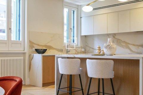 Kattohuoneisto myytävänä Barcelona, Espanja, 3 makuuhuonetta, 178 m2 No. 192731 - kuva 8
