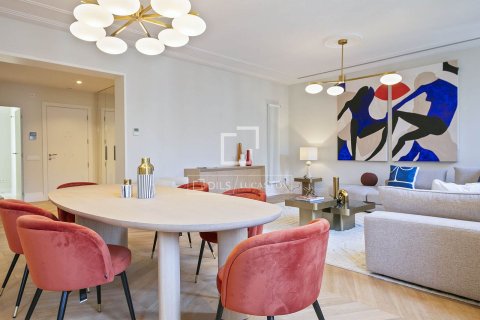 Kattohuoneisto myytävänä Barcelona, Espanja, 3 makuuhuonetta, 178 m2 No. 192731 - kuva 5