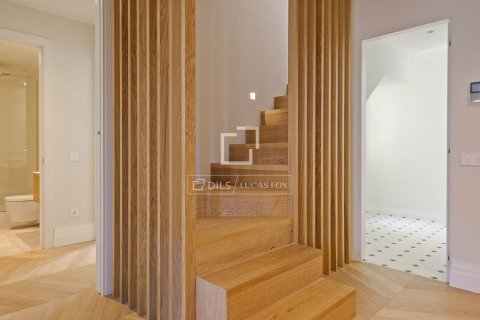 Kattohuoneisto myytävänä Barcelona, Espanja, 3 makuuhuonetta, 178 m2 No. 192731 - kuva 17