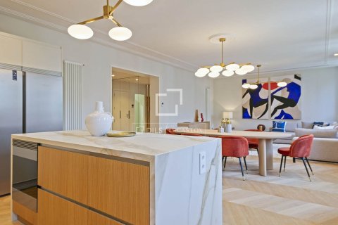 Kattohuoneisto myytävänä Barcelona, Espanja, 3 makuuhuonetta, 178 m2 No. 192731 - kuva 10
