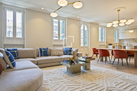Kattohuoneisto myytävänä Barcelona, Espanja, 3 makuuhuonetta, 178 m2 No. 192731 - kuva 4
