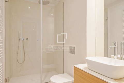 Kattohuoneisto myytävänä Barcelona, Espanja, 3 makuuhuonetta, 178 m2 No. 192731 - kuva 25