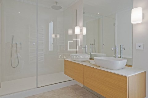 Kattohuoneisto myytävänä Barcelona, Espanja, 3 makuuhuonetta, 178 m2 No. 192731 - kuva 27
