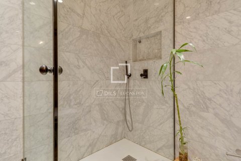 Huoneisto myytävänä Barcelona, Espanja, 2 makuuhuonetta, 75 m2 No. 192734 - kuva 22