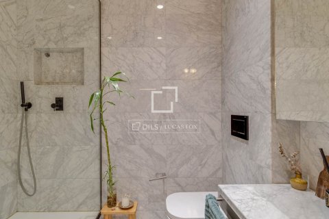 Huoneisto myytävänä Barcelona, Espanja, 2 makuuhuonetta, 75 m2 No. 192734 - kuva 23