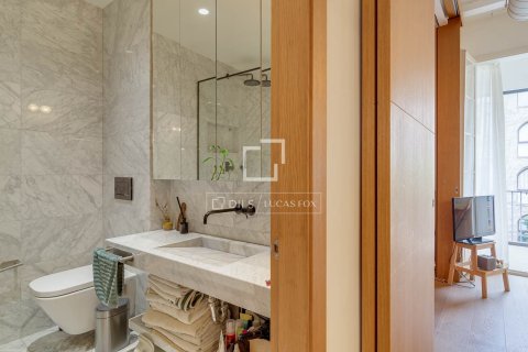 Huoneisto myytävänä Barcelona, Espanja, 2 makuuhuonetta, 75 m2 No. 192734 - kuva 19