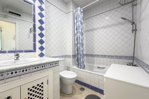 Apartment for sale in Alicante, Spain 2 bedrooms, 75 sq.m. No. 195255 - photo 12