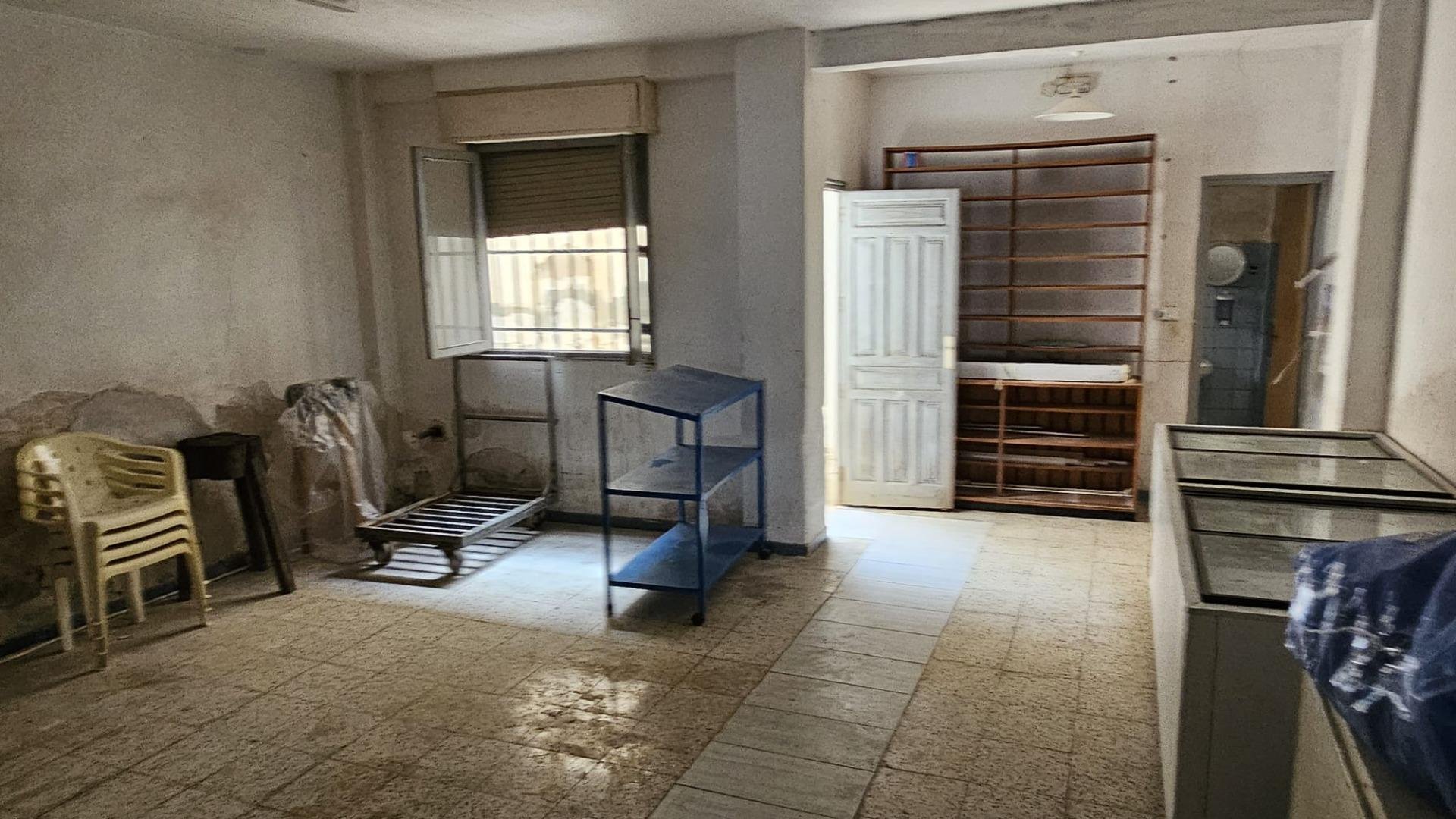 Commercial property à Elche, Alicante, Espagne 100 m2 No. 183788