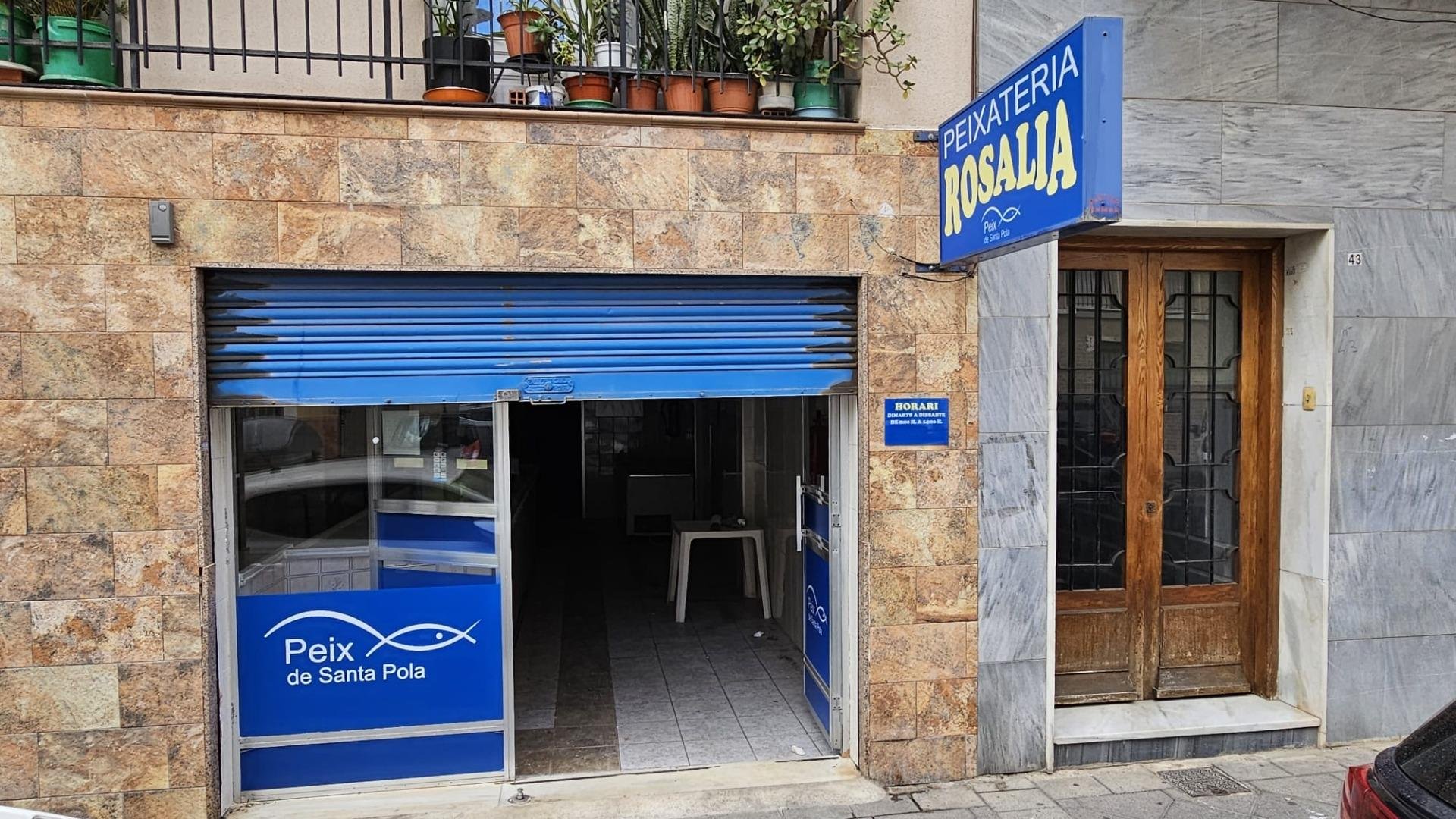Commercial property à Elche, Alicante, Espagne 100 m2 No. 183788