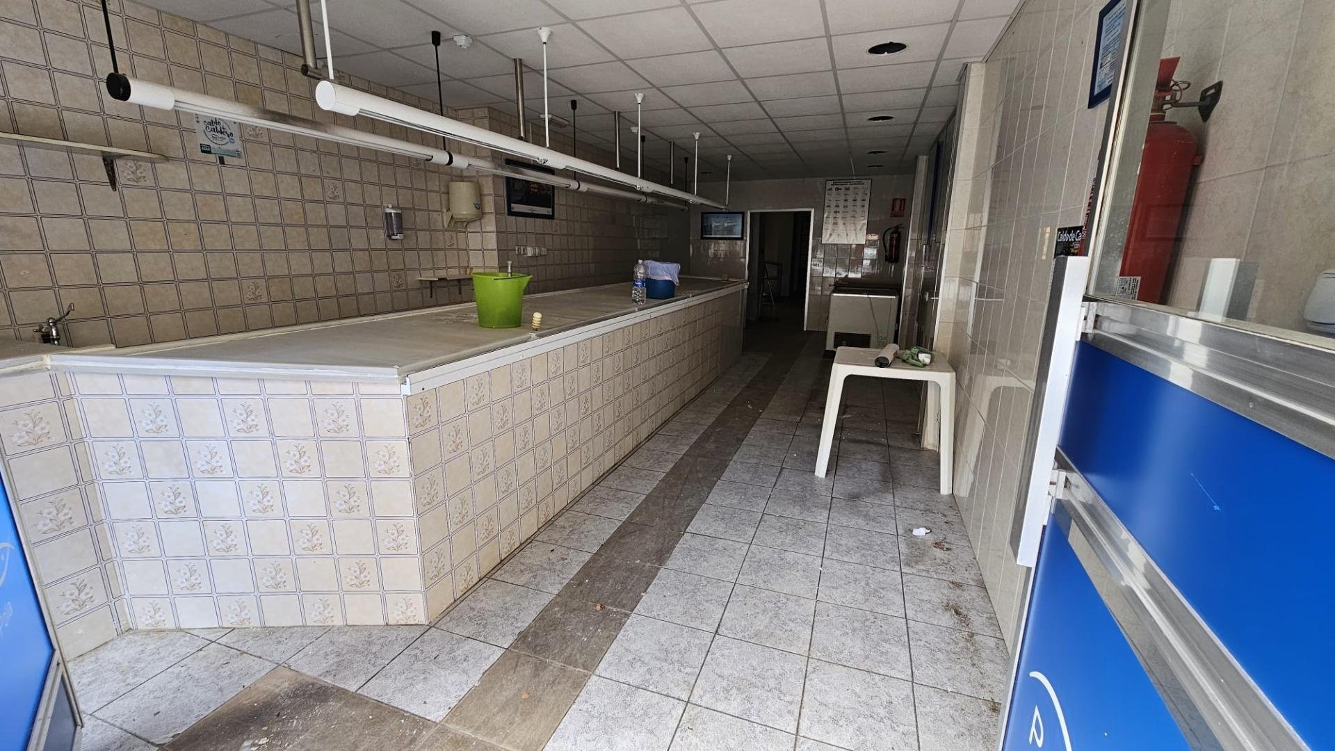 Commercial property à Elche, Alicante, Espagne 100 m2 No. 183788