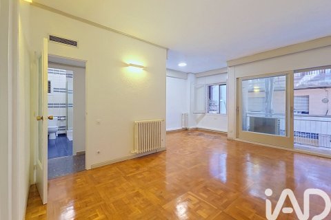 Wohnung zum Verkauf in Barcelona, Spanien 3 Schlafzimmer, 121 m2 Nr. 196620 - Foto 14