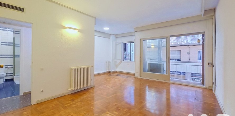 Wohnung in Barcelona, Spanien 3 Schlafzimmer, 121 m2 Nr. 196620