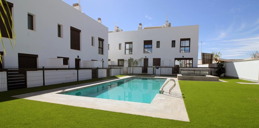 Villa Pilar de la Horadada, Alicante, Espagne 3 chambres, 115 m2 No. 138721