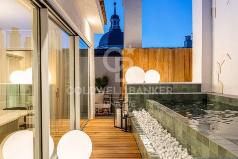 Kattohuoneisto myytävänä Madrid, Espanja, 3 makuuhuonetta, 229 m2 No. 178397 - kuva 2