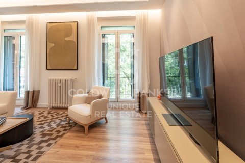 Huoneisto myytävänä Madrid, Espanja, 3 makuuhuonetta, 185 m2 No. 178402 - kuva 11