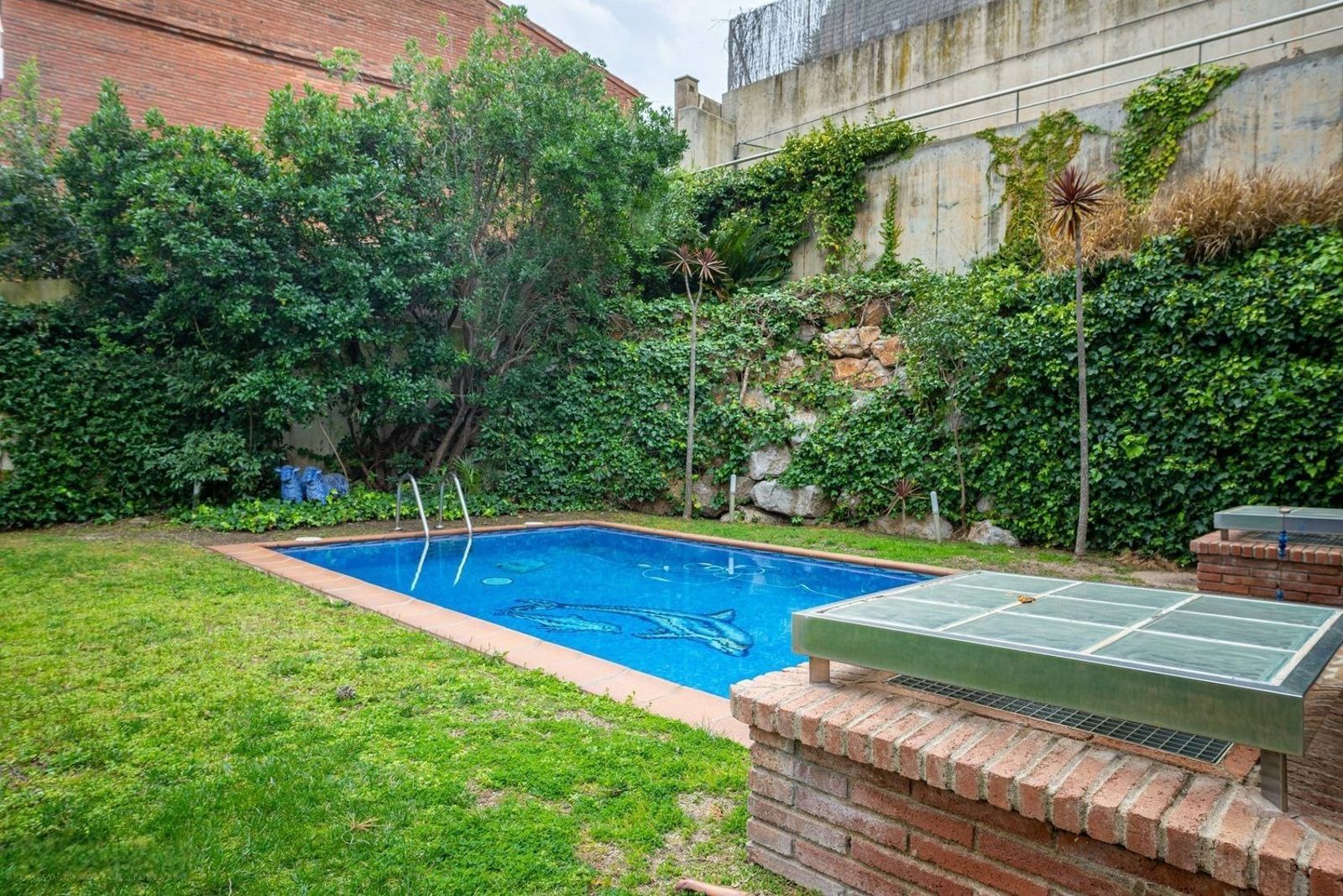 Hus i Esplugues de Llobregat, Barcelona, Spanien 5 sovrum, 553 kvm. Nr. 184605
