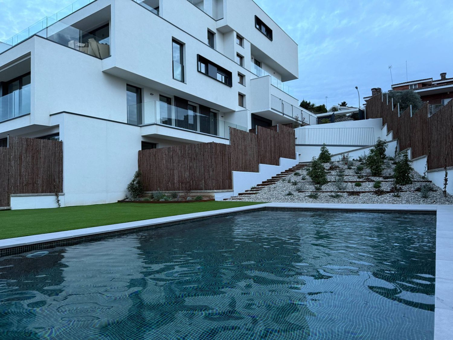 Apartamento en Cerdanyola del Vallès, Barcelona, España 2 dormitorios, 97 m2 No. 184603