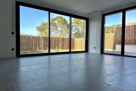 Apartamento en venta en Cerdanyola del Vallès, Barcelona, España 2 dormitorios, 97 m2 No. 184603 - foto 4