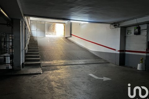 Pysäköinti myytävänä L'Hospitalet de Llobregat, Barcelona, Espanja , 8 m2 No. 186099 - kuva 4