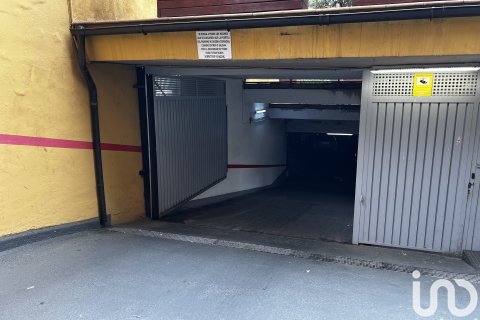 Pysäköinti myytävänä L'Hospitalet de Llobregat, Barcelona, Espanja , 8 m2 No. 186099 - kuva 3