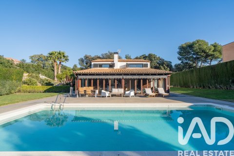 Lägenhet till salu i Sant Vicenc De Montalt, Barcelona, Spanien 6 sovrum, 557 kvm. Nr. 152399 - foto 3