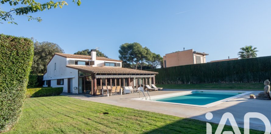 Lägenhet i Sant Vicenc De Montalt, Barcelona, Spanien 6 sovrum, 557 kvm. Nr. 152399