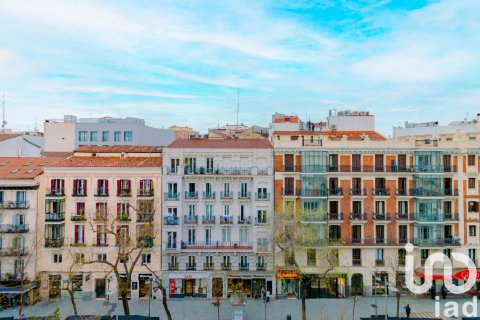 Продажа пентхауса в Мадрид, Испания 1 спальня, 55м2 №153553 - фото 8