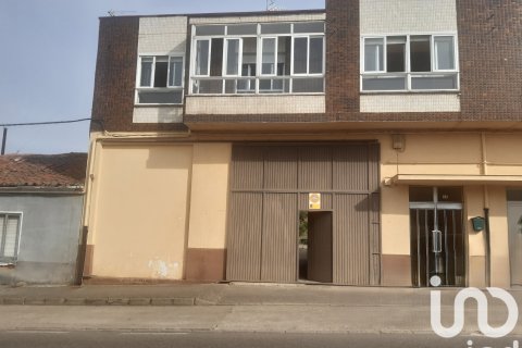 Продажа дома в Ла-Баньеса, Леон, Испания 4 спальни, 376м2 №153552 - фото 2