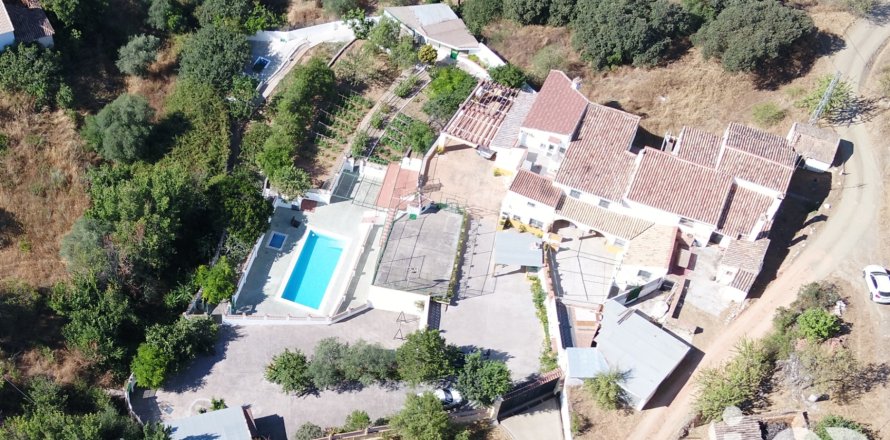 House à Casabermeja, Malaga, Espagne 8 chambres, 300 m2 No. 153550