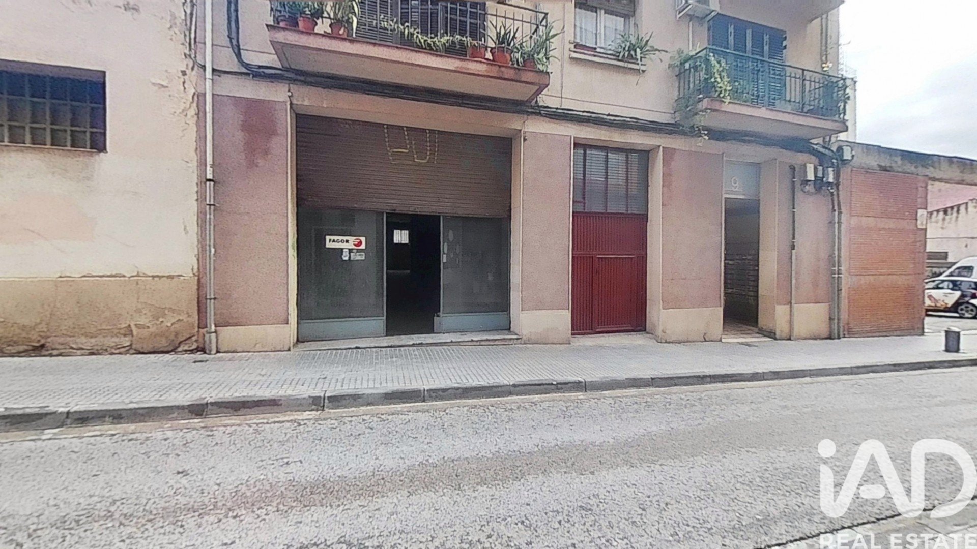 Proprietà commerciale a Reus, Tarragona, Spagna 3 camere da letto, 355 mq. N° 185343