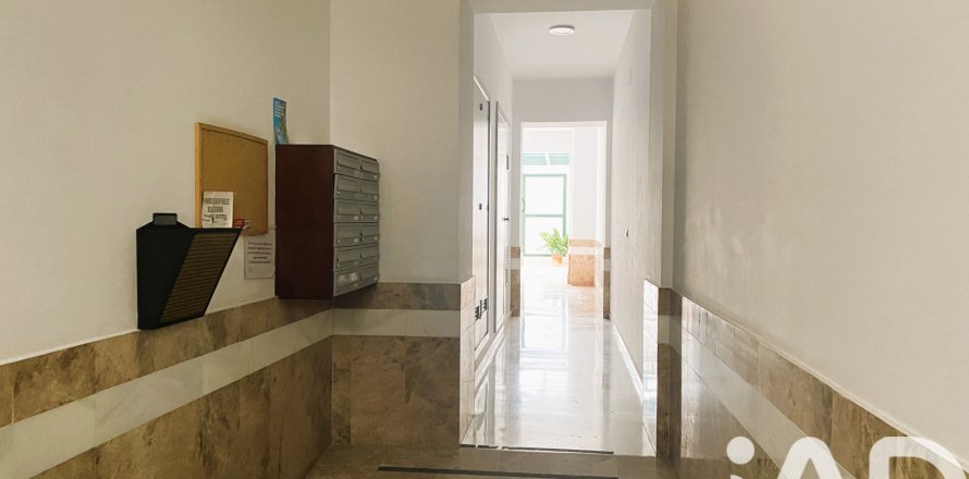 Apartment in Chiclana de la Frontera, Cadiz, Spain 1 bedroom, 57 sq.m. No. 185344