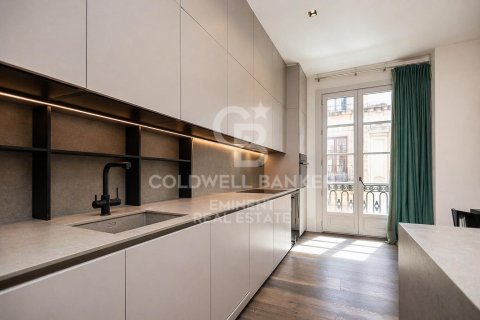Apartment à vendre à Barcelona, Espagne, 2 chambres, 121 m2 No. 178645 - photo 14