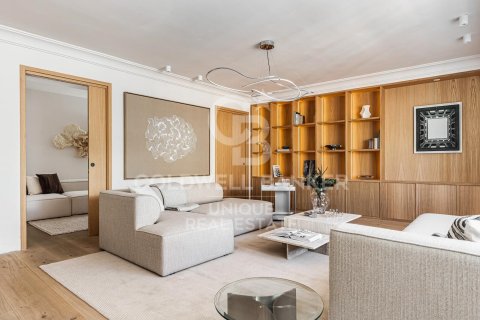 Apartment à Madrid, Espagne 3 chambres, 276 m2 No. 178647