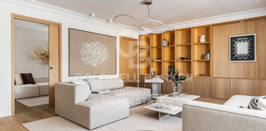 Apartment à Madrid, Espagne 3 chambres, 276 m2 No. 178647