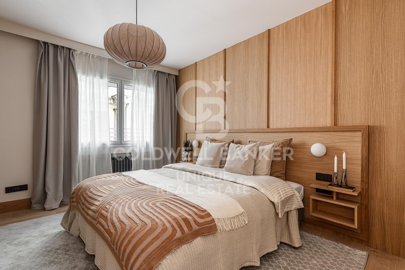 Appartamento a Madrid, Spagna 3 camere da letto, 276 mq. N° 178647