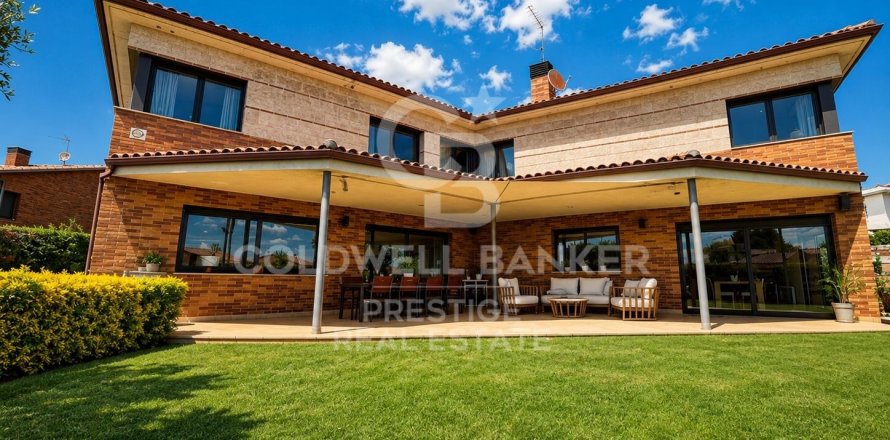 Villa à La Garriga, Barcelona, Espagne 4 chambres, 646 m2 No. 178642