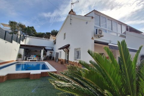 Villa à vendre à Los Balcones, Alicante, Espagne, 4 chambres, 144 m2 No. 188931 - photo 4
