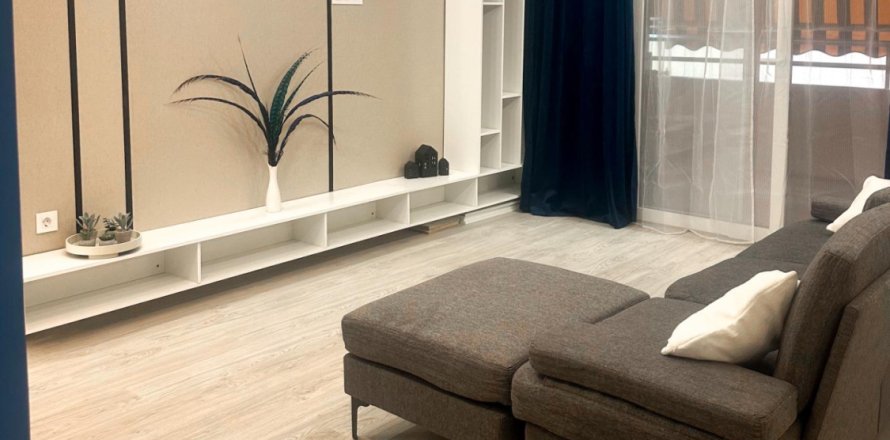 Apartamento en Torrevieja, Alicante, España 2 dormitorios, 91 m2 No. 189617