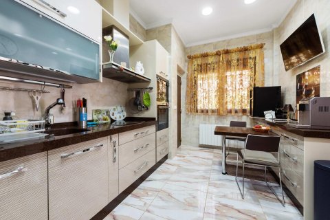Villa for sale in Alicante, Spain 4 bedrooms, 280 sq.m. No. 189616 - photo 8