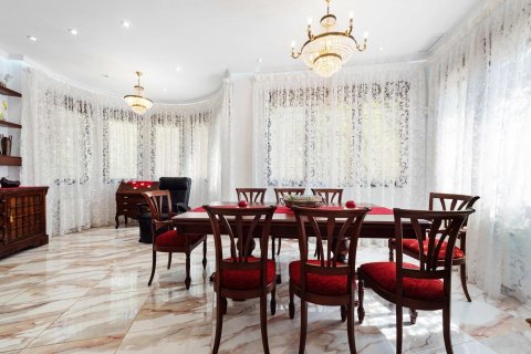 Villa for sale in Alicante, Spain 4 bedrooms, 280 sq.m. No. 189616 - photo 6