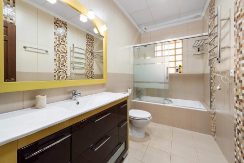 Villa for sale in Alicante, Spain 4 bedrooms, 280 sq.m. No. 189616 - photo 11