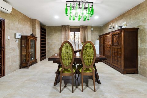 Villa for sale in Alicante, Spain 4 bedrooms, 280 sq.m. No. 189616 - photo 18