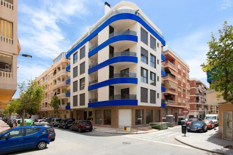 Apartment in Torrevieja, Alicante, Spain 2 bedrooms, 88 sq.m. No. 189620