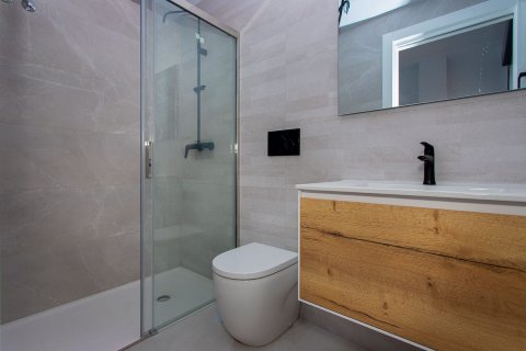 Apartamento en venta en Torrevieja, Alicante, España 2 dormitorios, 88 m2 No. 189620 - foto 15