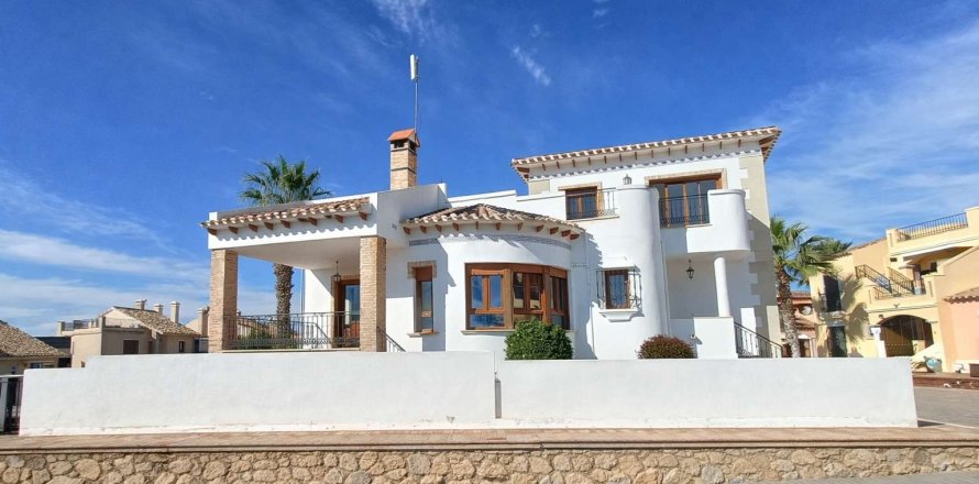 Villa in Algorfa, Alicante, Spain 3 bedrooms, 141 sq.m. No. 189621