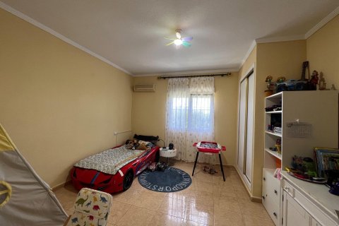Finca for sale in Dolores, Alicante, Spain 4 bedrooms, 200 sq.m. No. 189618 - photo 8