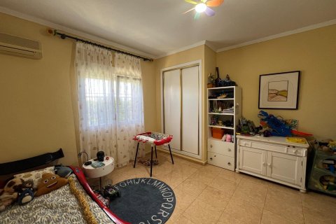 Finca for sale in Dolores, Alicante, Spain 4 bedrooms, 200 sq.m. No. 189618 - photo 9