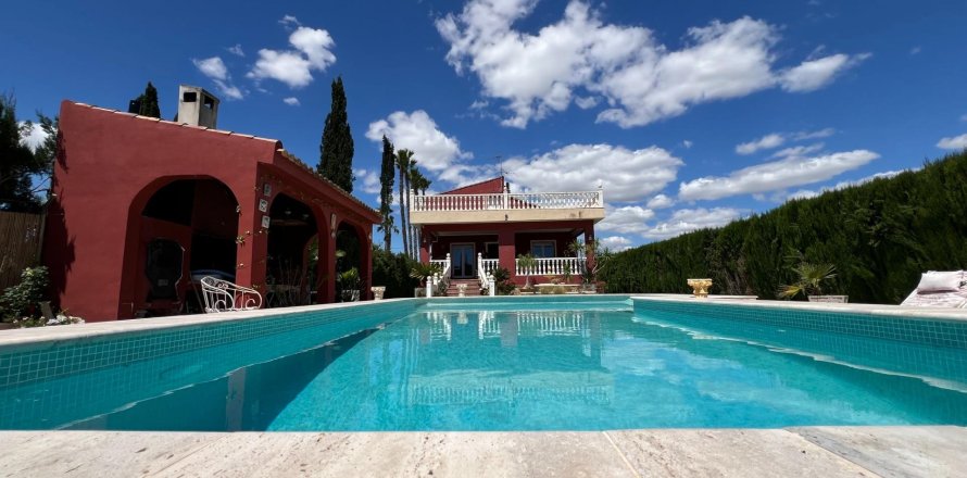 Finca in Dolores, Alicante, Spain 4 bedrooms, 200 sq.m. No. 189618