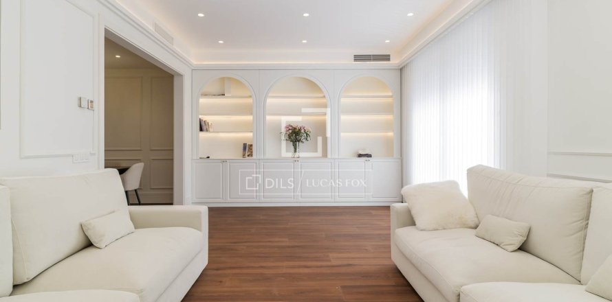 Wohnung in Barcelona, Spanien 5 Schlafzimmer, 215 m2 Nr. 164630